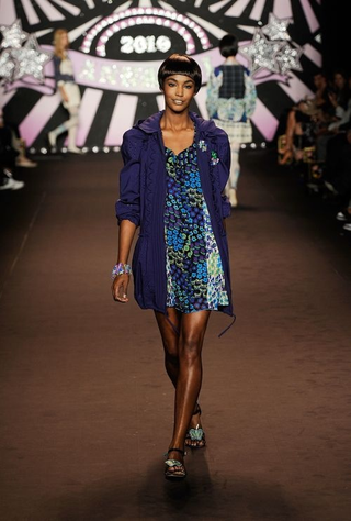Illustration for article titled Anna Sui: For The Swinging '60s Preppy Schoolgirl Mod In You